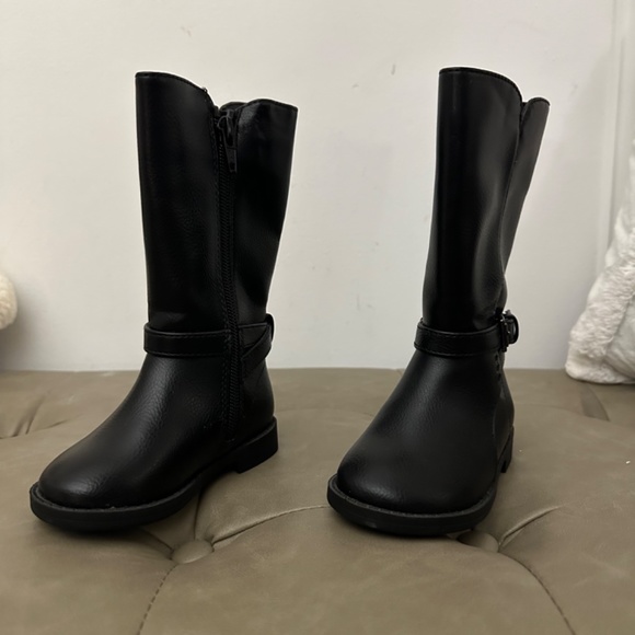 Boots - Picture 2 of 5